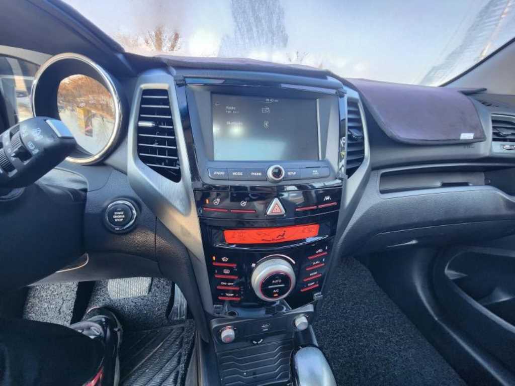 Ssangyong Tivoli 2018 Negro - Importación desde Corea - HF Imports Iquique - Foto 13