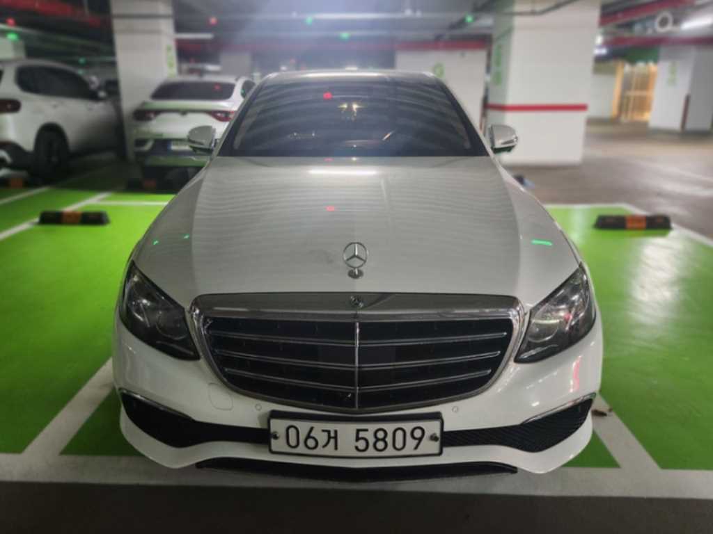 Mercedes Benz E class 2019 Blanco - Importación desde Corea - HF Imports Iquique - Foto 1