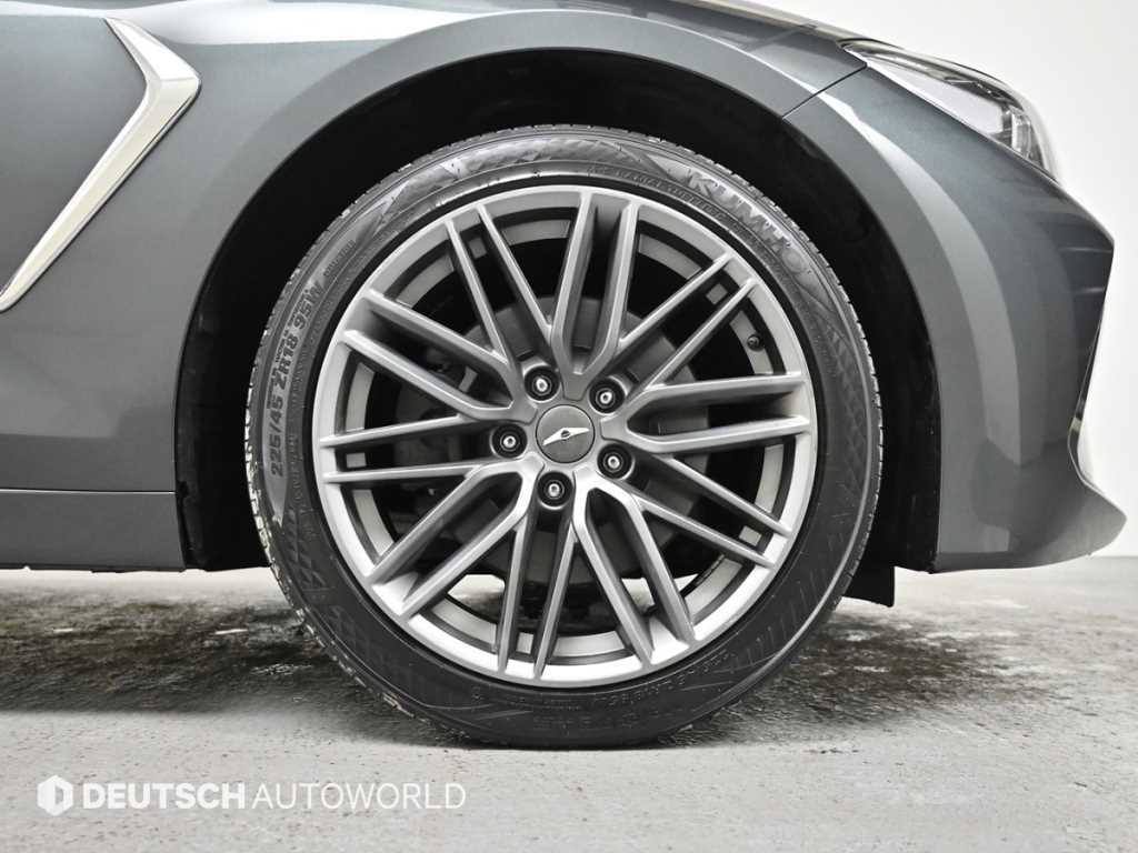 Genesis G70 - Vista 5