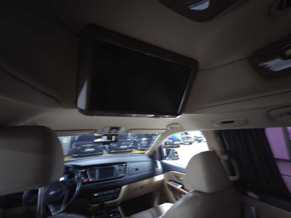 KIA Carnival - Vista 6