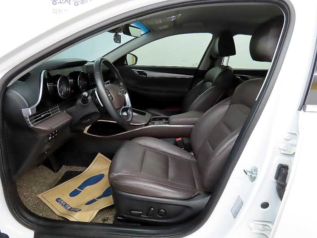 HYUNDAI Grandeur - Vista 5