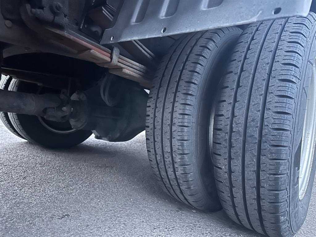 medium and large cargo truck - Vista 12