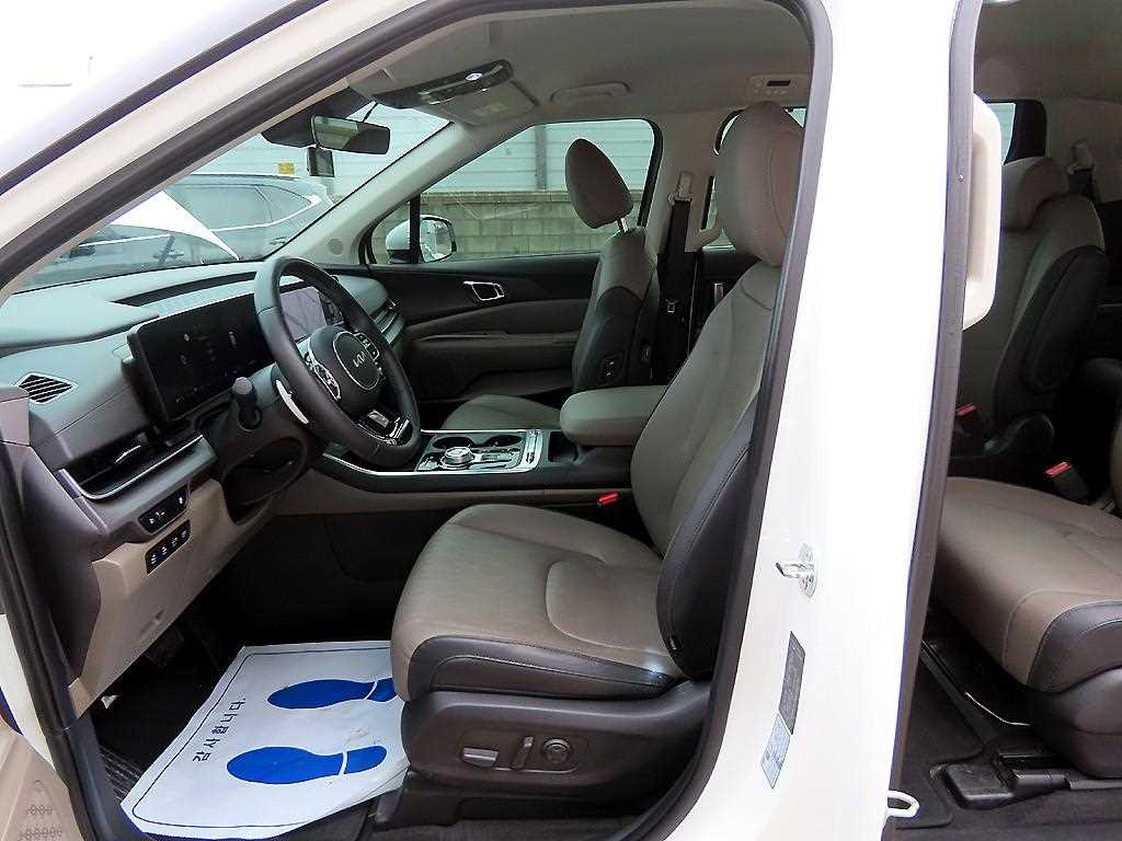 KIA Carnival - Vista 5