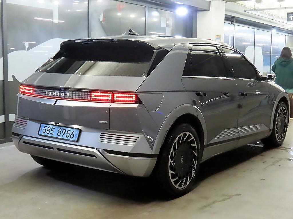 HYUNDAI Ioniq 5 - Vista 4