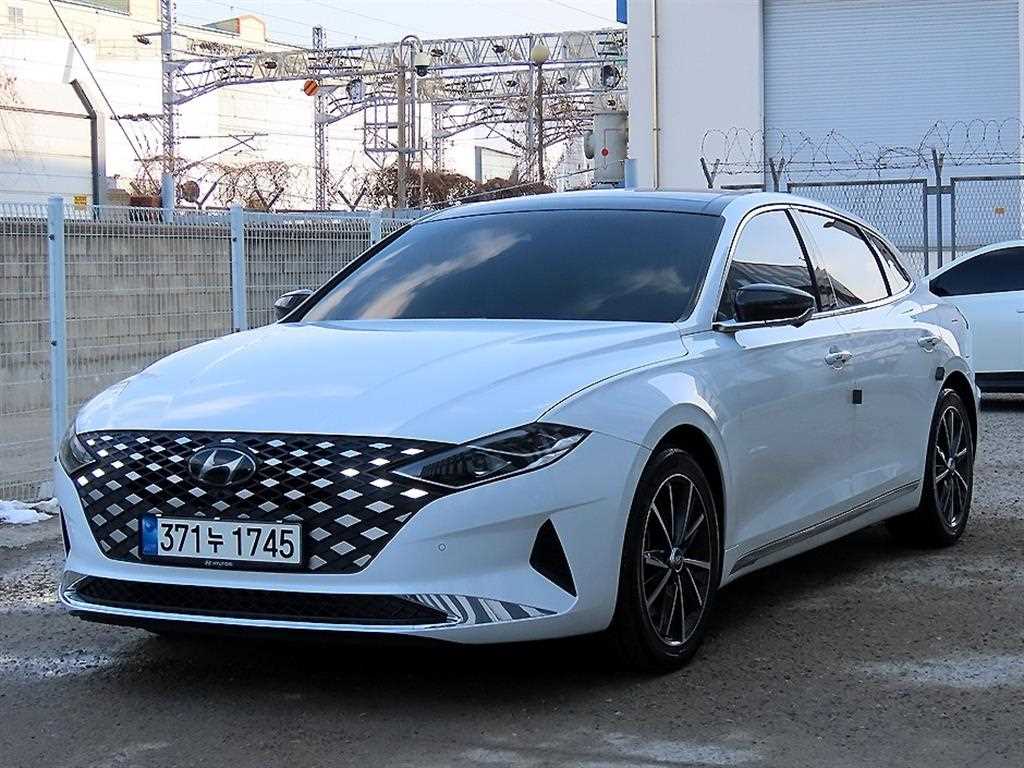 HYUNDAI Grandeur - Vista 2