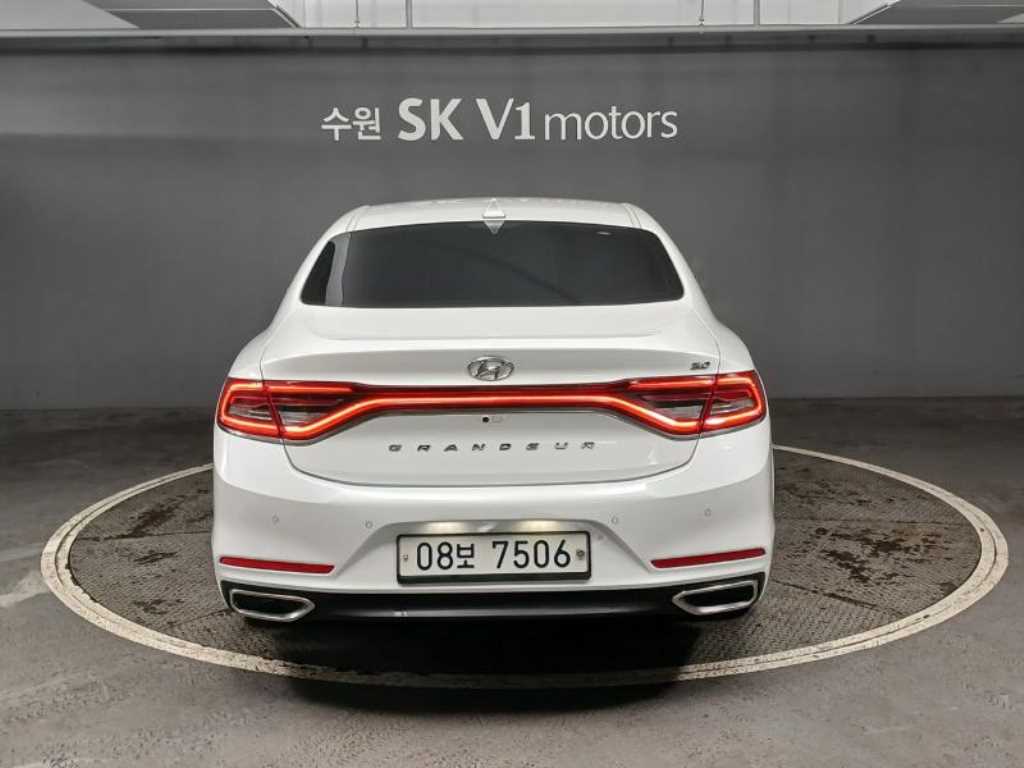 HYUNDAI Grandeur - Vista 2