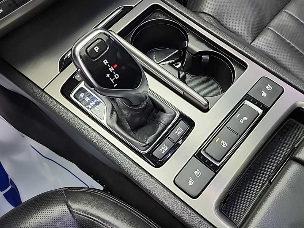 HYUNDAI Genesis - Vista 8