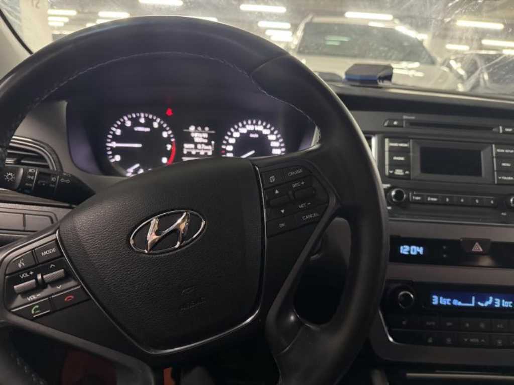 HYUNDAI Sonata - Vista 8