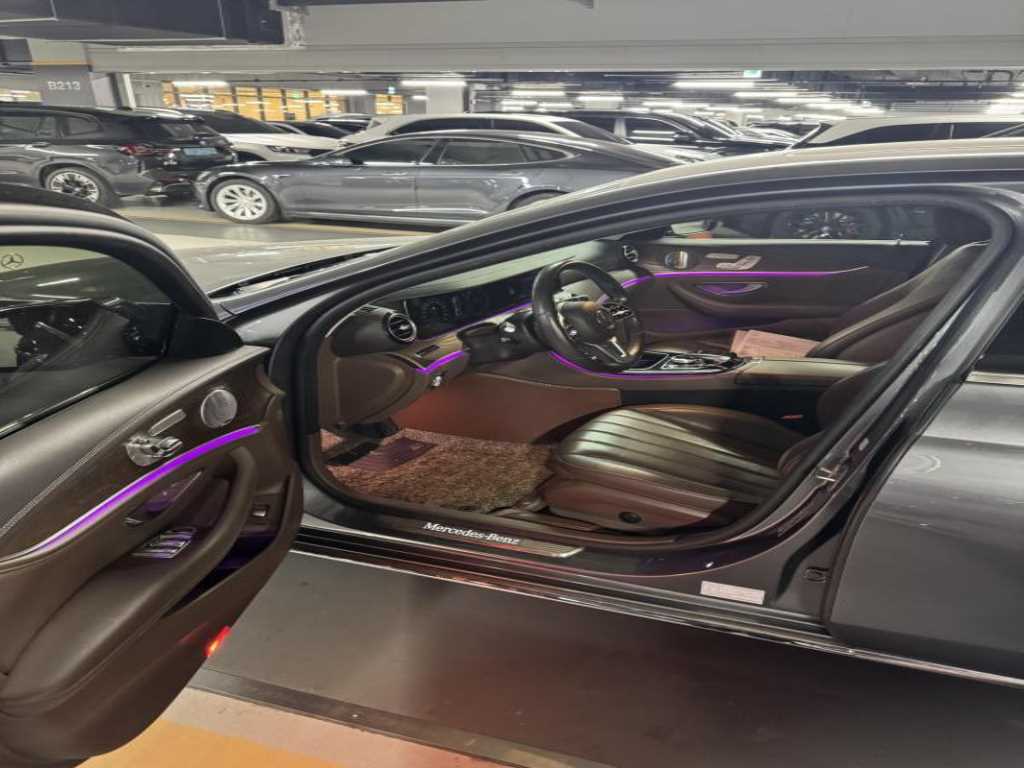 Mercedes Benz E class - Vista 9