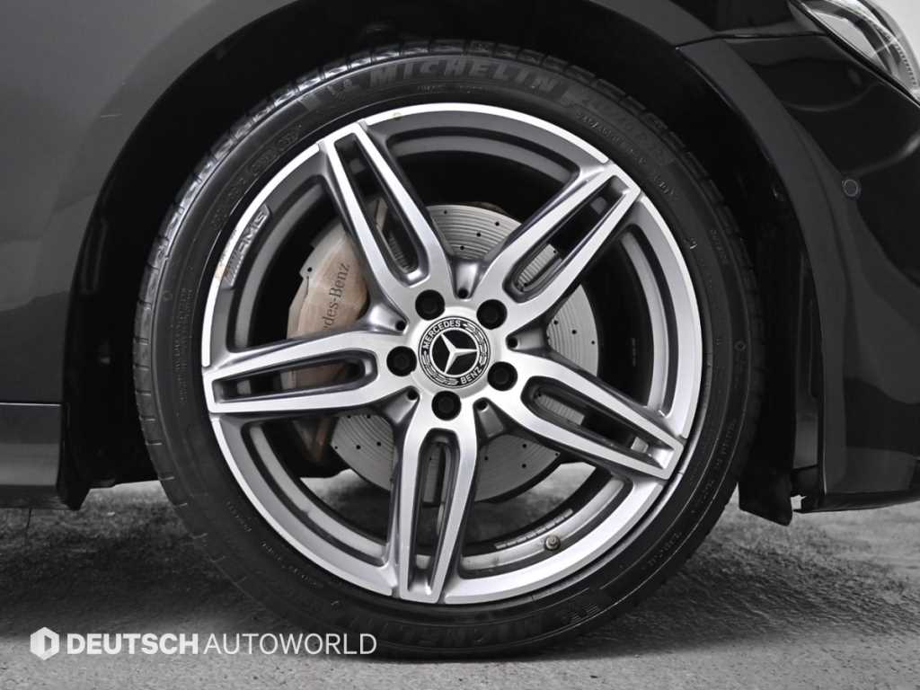 Mercedes Benz E class - Vista 5