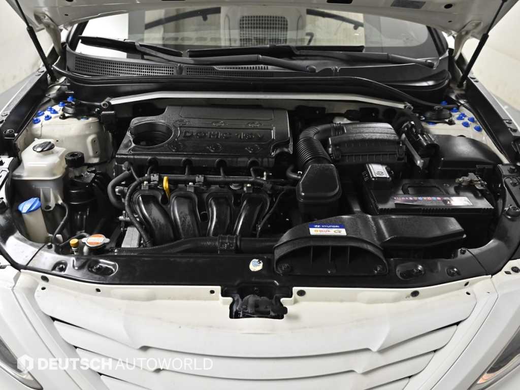 HYUNDAI Sonata - Vista 6