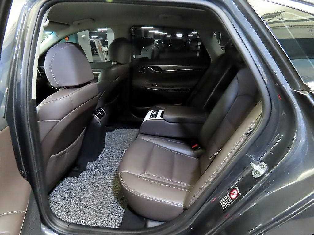 HYUNDAI Grandeur - Vista 7