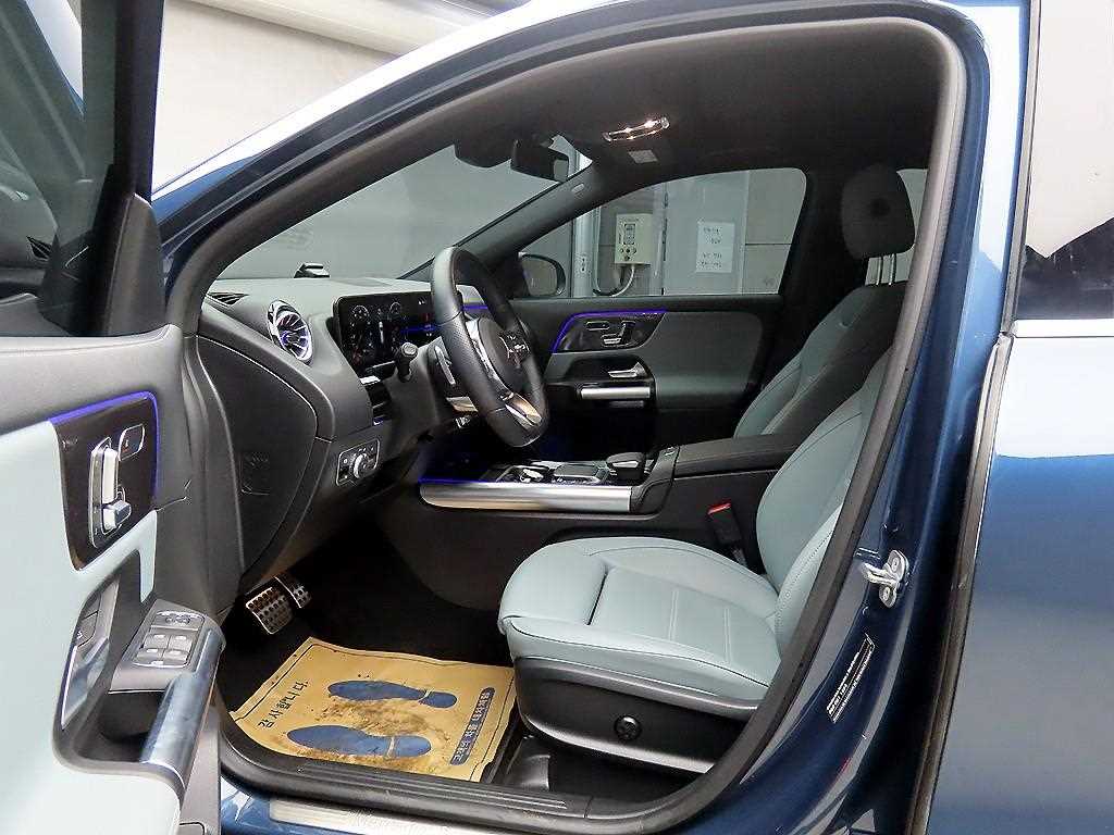 Mercedes Benz GLA Class - Vista 5