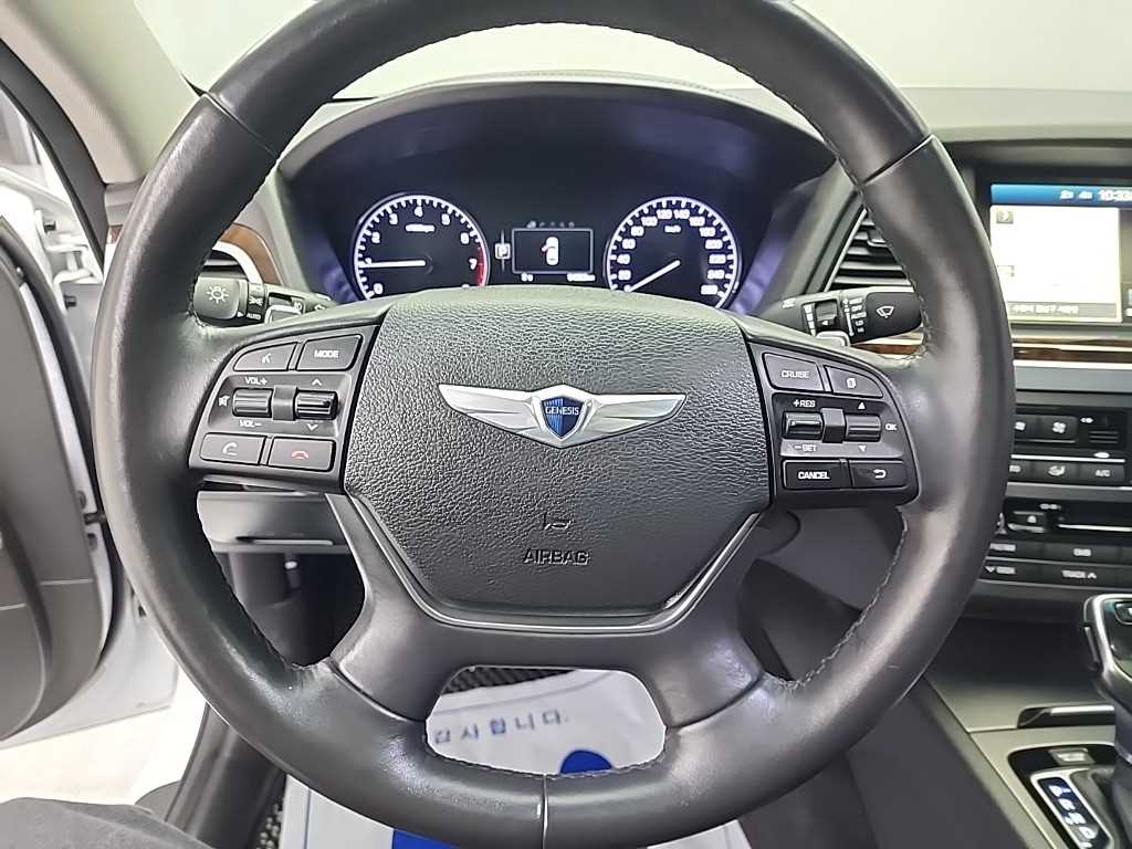 HYUNDAI Genesis - Vista 9