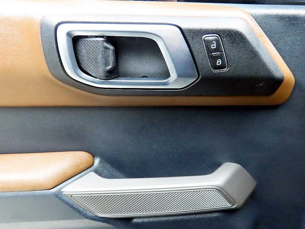 Ford Bronco - Vista 11