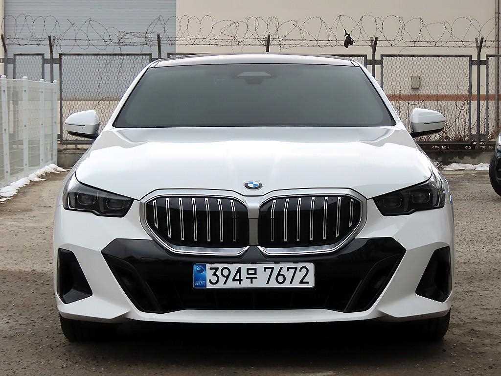 BMW 5 Series 2025 Blanco - Importación desde Corea - HF Imports Iquique - Foto 1