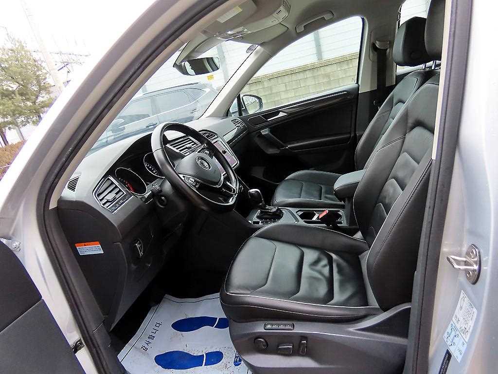 Volkswagen Tiguan - Vista 5