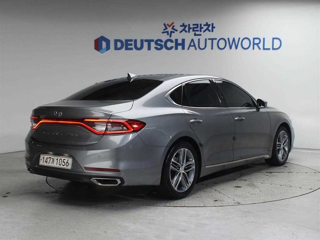 HYUNDAI Grandeur - Vista 2