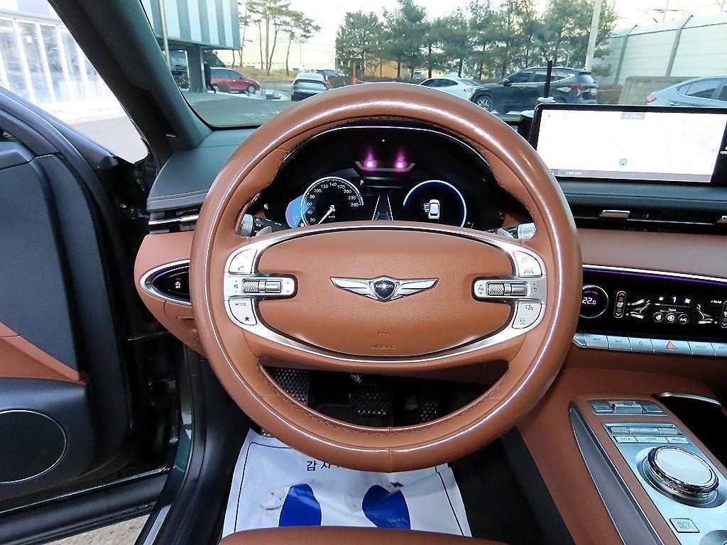 Genesis GV70 - Vista 8