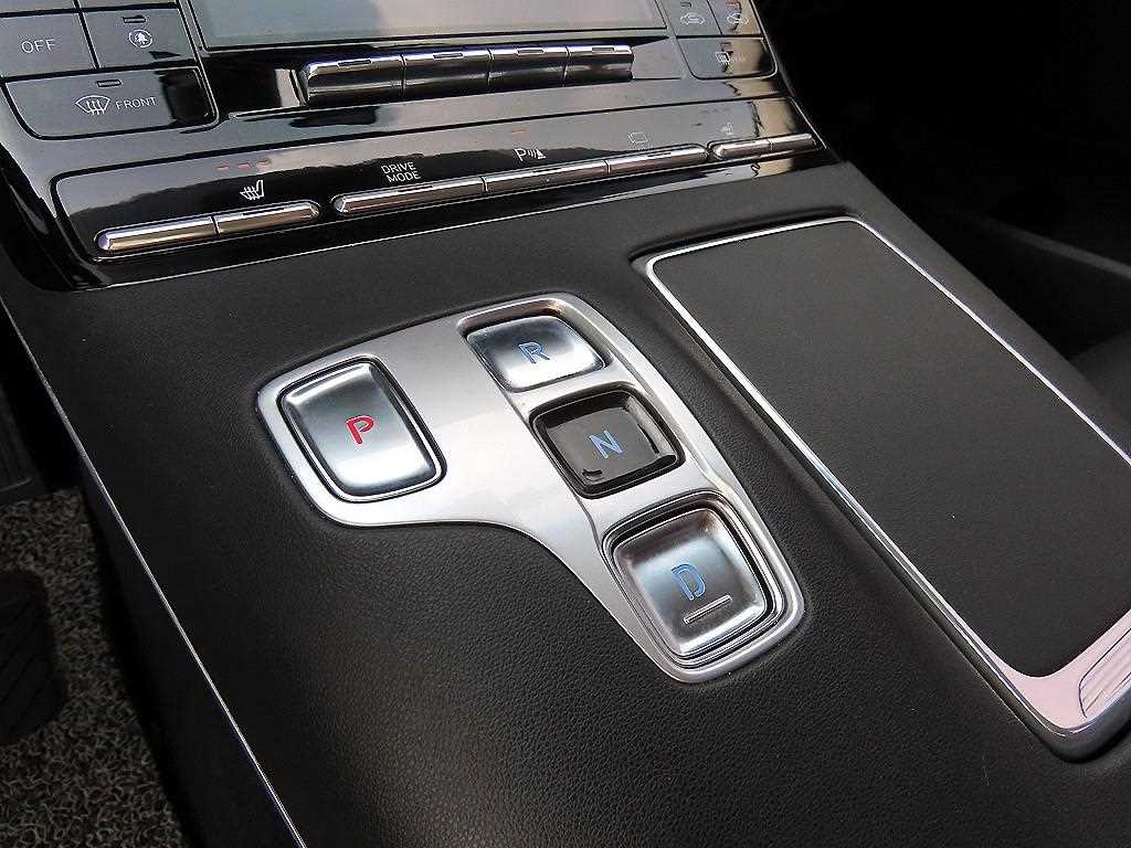 HYUNDAI Grandeur - Vista 11