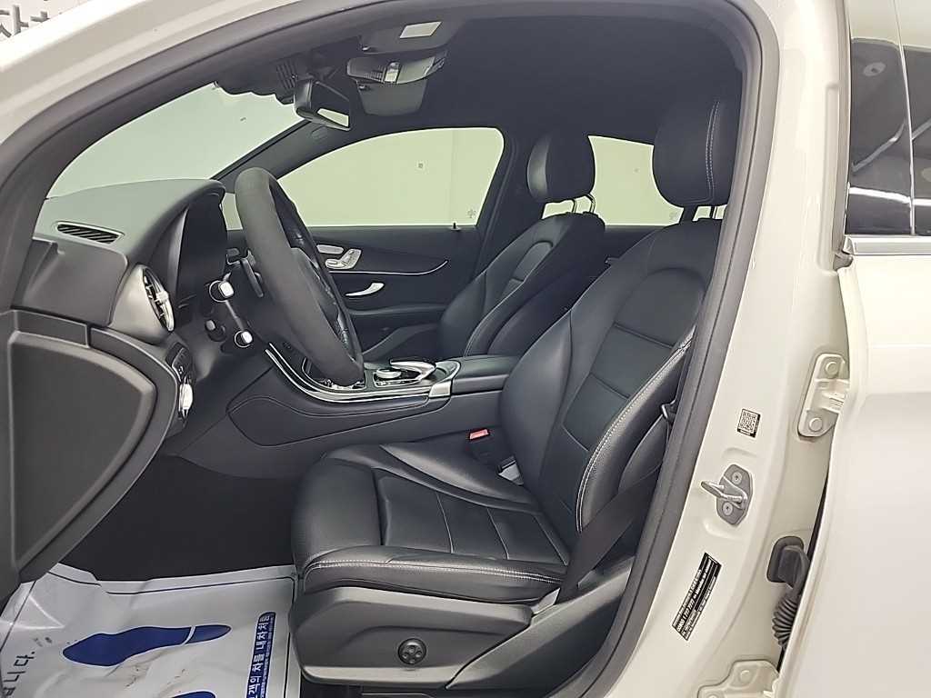 Mercedes Benz GLC Class - Vista 11