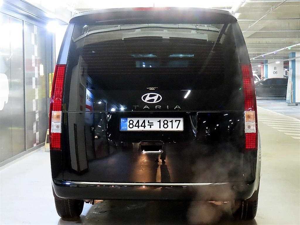 HYUNDAI Staria - Vista 5