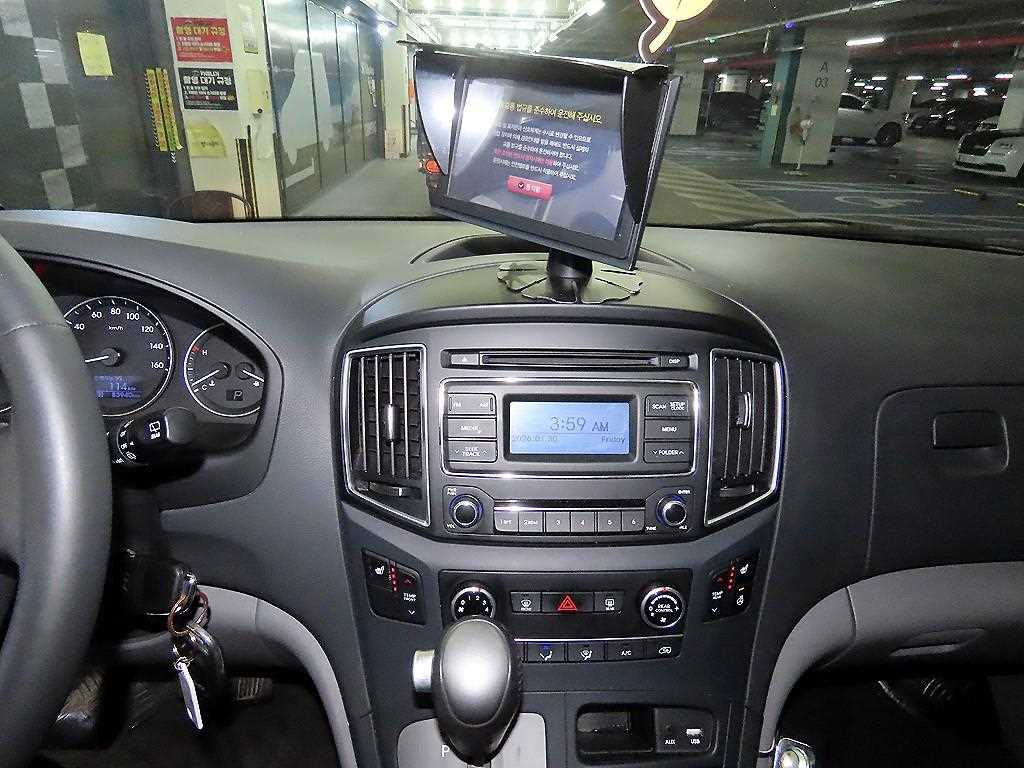 HYUNDAI Starex - Vista 11