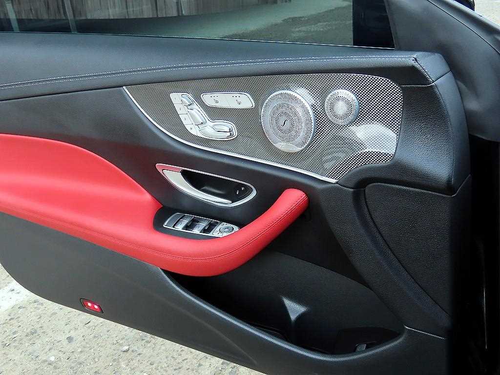 Mercedes Benz E class - Vista 12