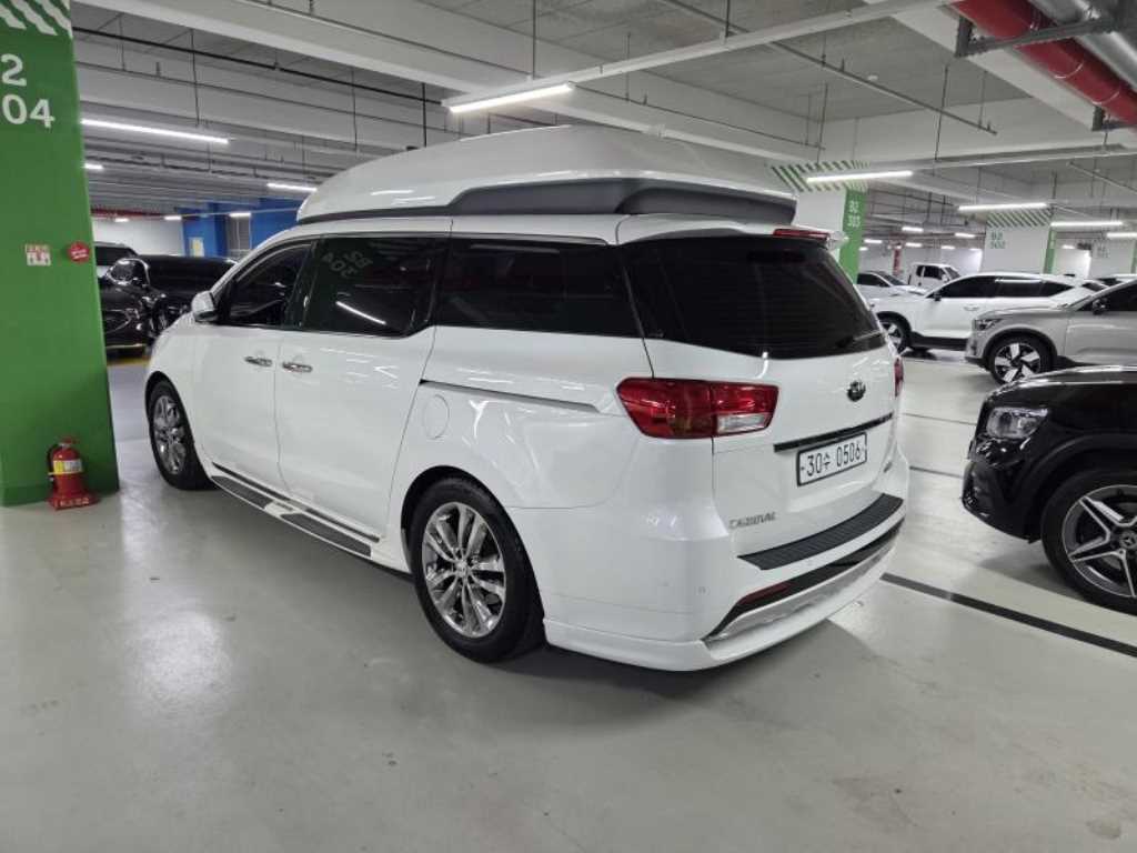 KIA Carnival - Vista 4
