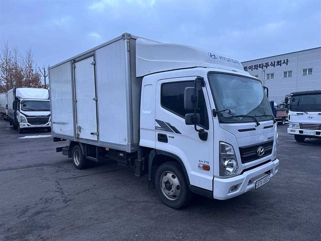 medium and large cargo truck - Vista 8