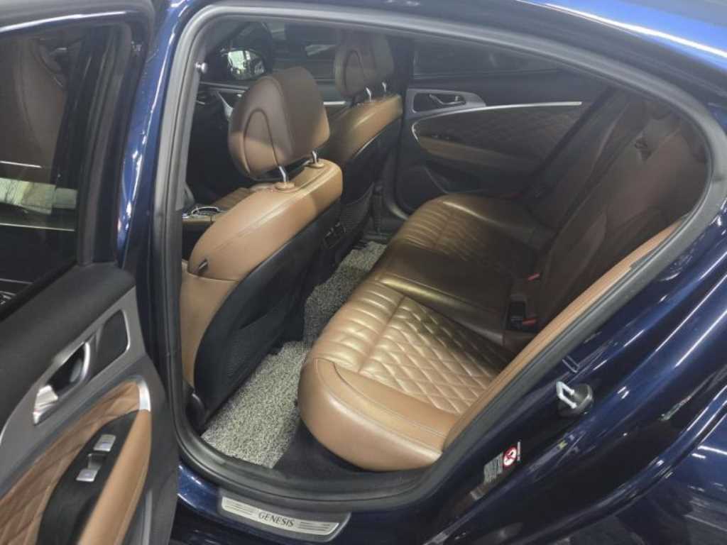 Genesis G70 - Vista 7