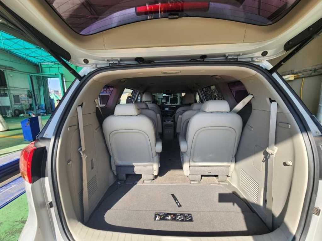 KIA Carnival - Vista 4