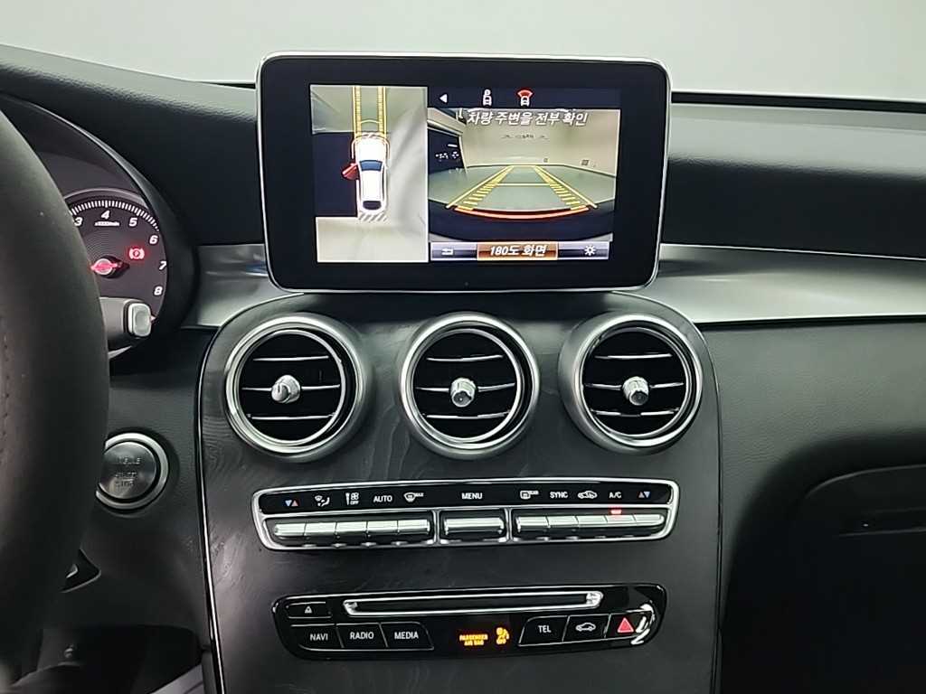 Mercedes Benz GLC Class - Vista 10