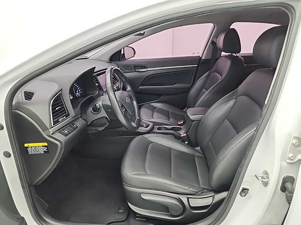 HYUNDAI Avante - Vista 11