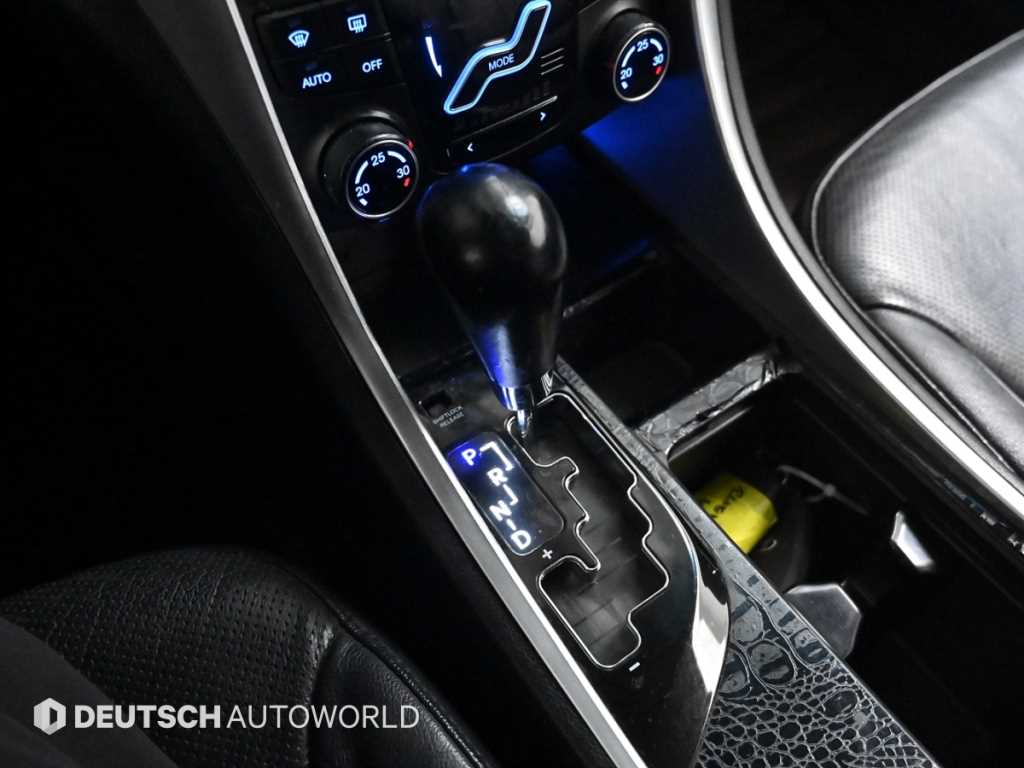 HYUNDAI Sonata - Vista 9