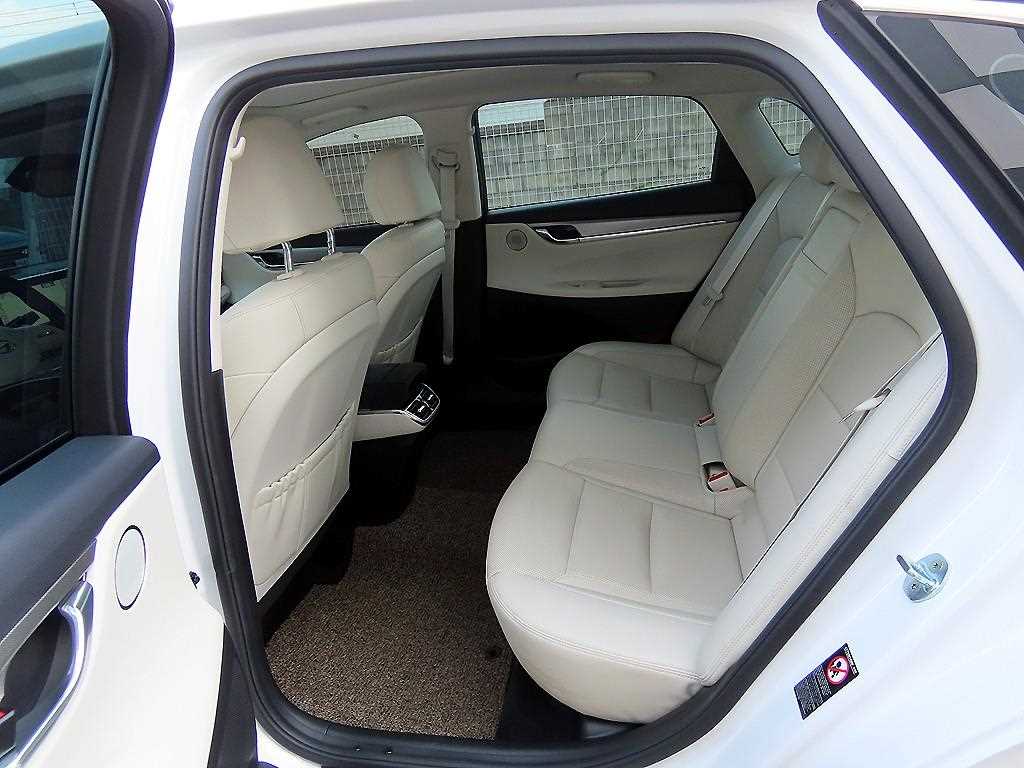 HYUNDAI Grandeur - Vista 6