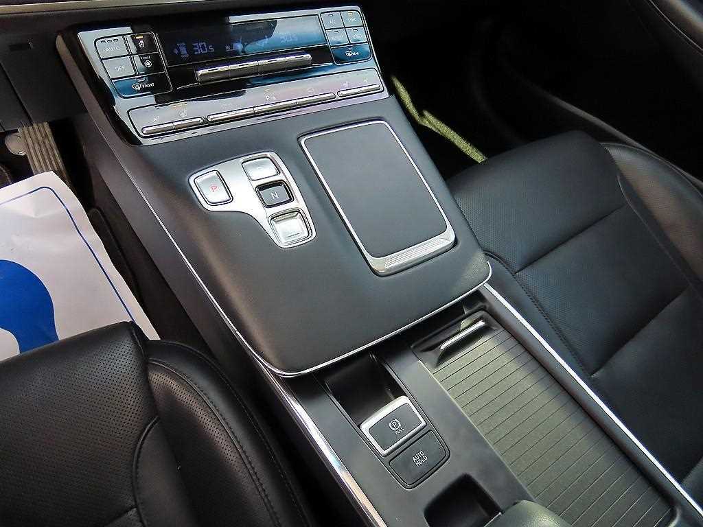 HYUNDAI Grandeur - Vista 10