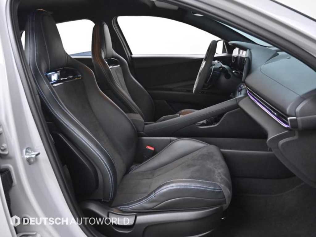 HYUNDAI Avante - Vista 10