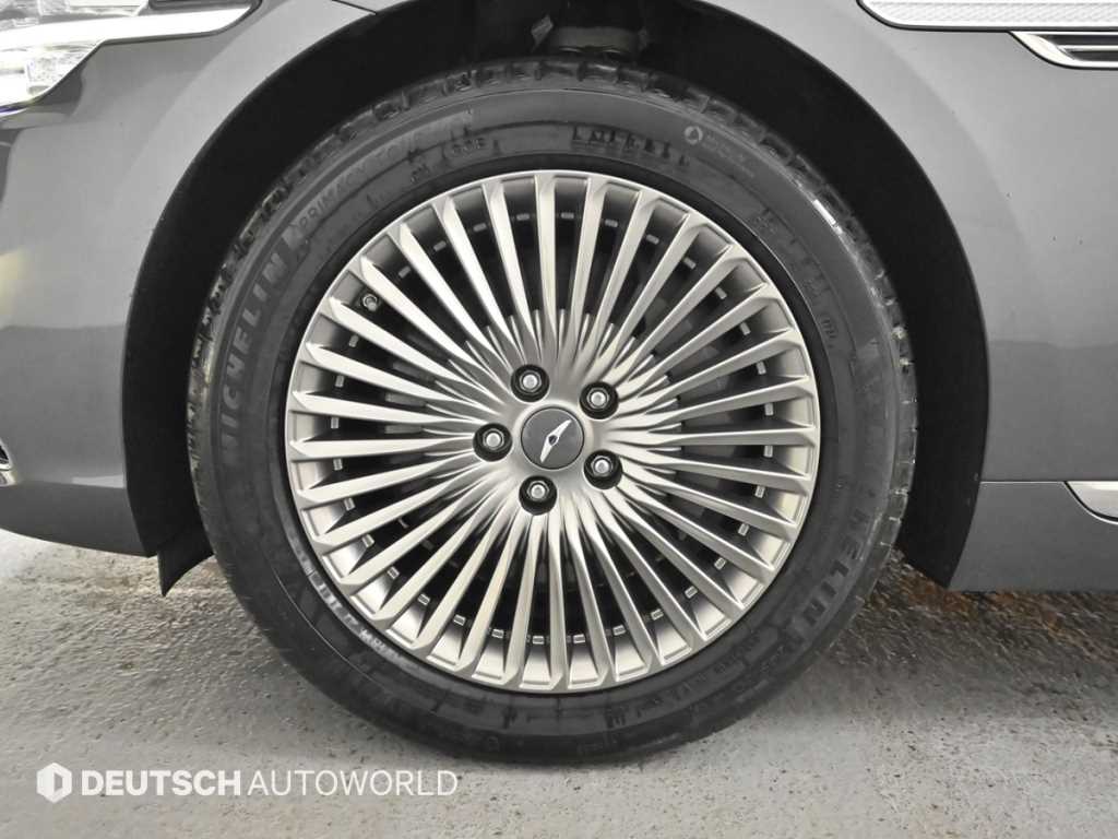 Genesis G90 - Vista 5