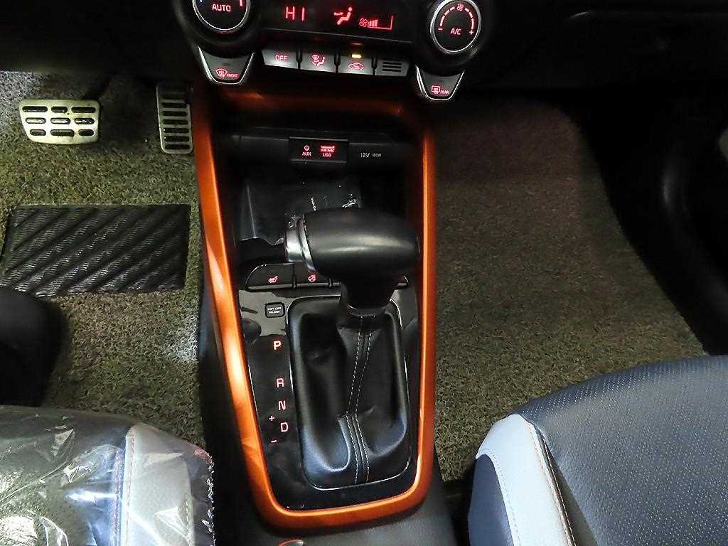 KIA Stonic - Vista 12