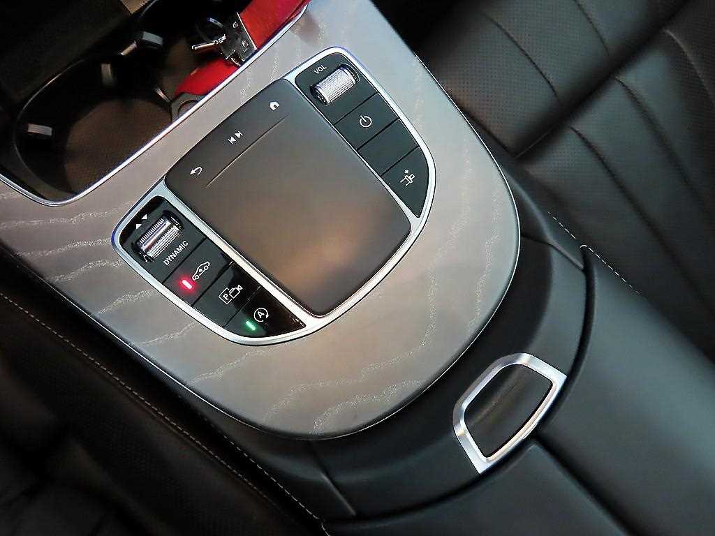 Mercedes Benz E class - Vista 12