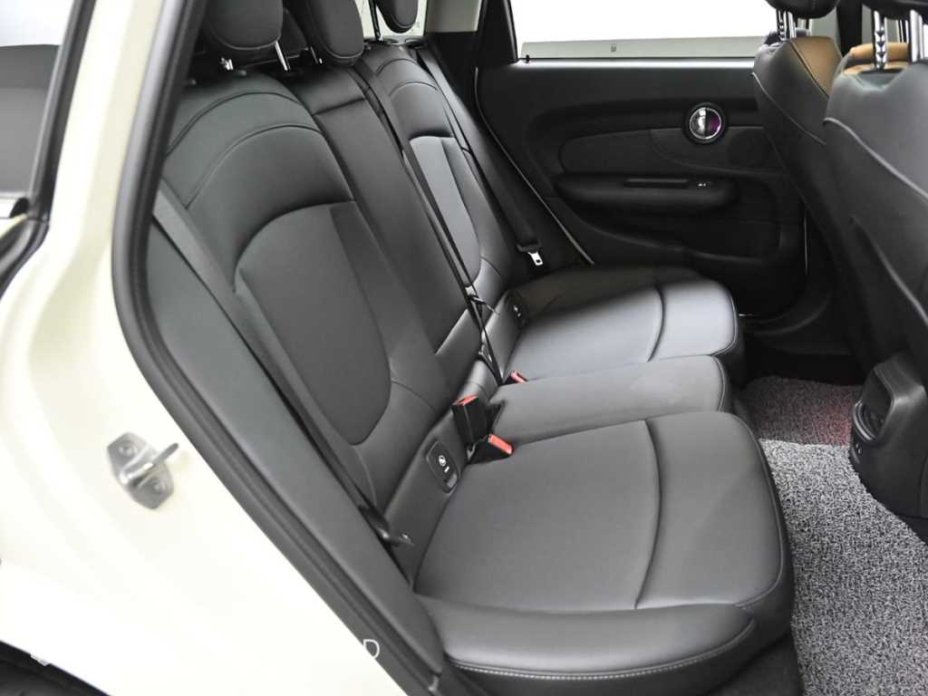 Mini Clubman - Vista 12