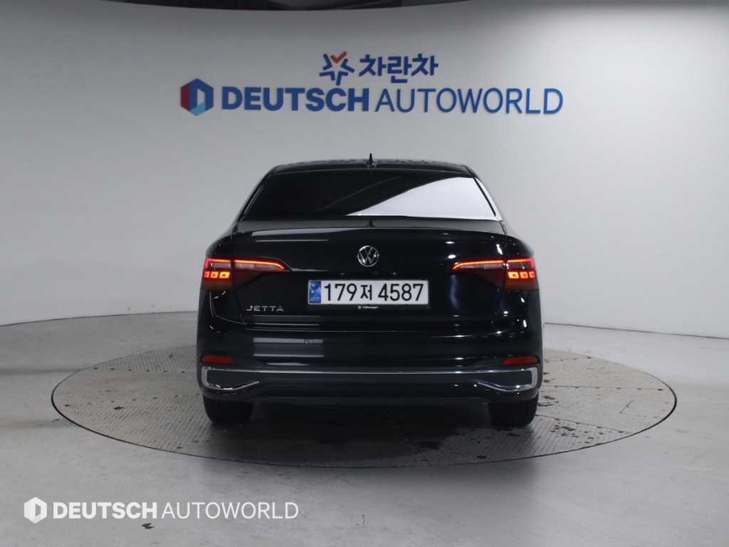 Volkswagen Jetta - Vista 4