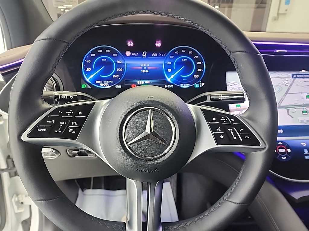 Mercedes Benz EQE - Vista 9