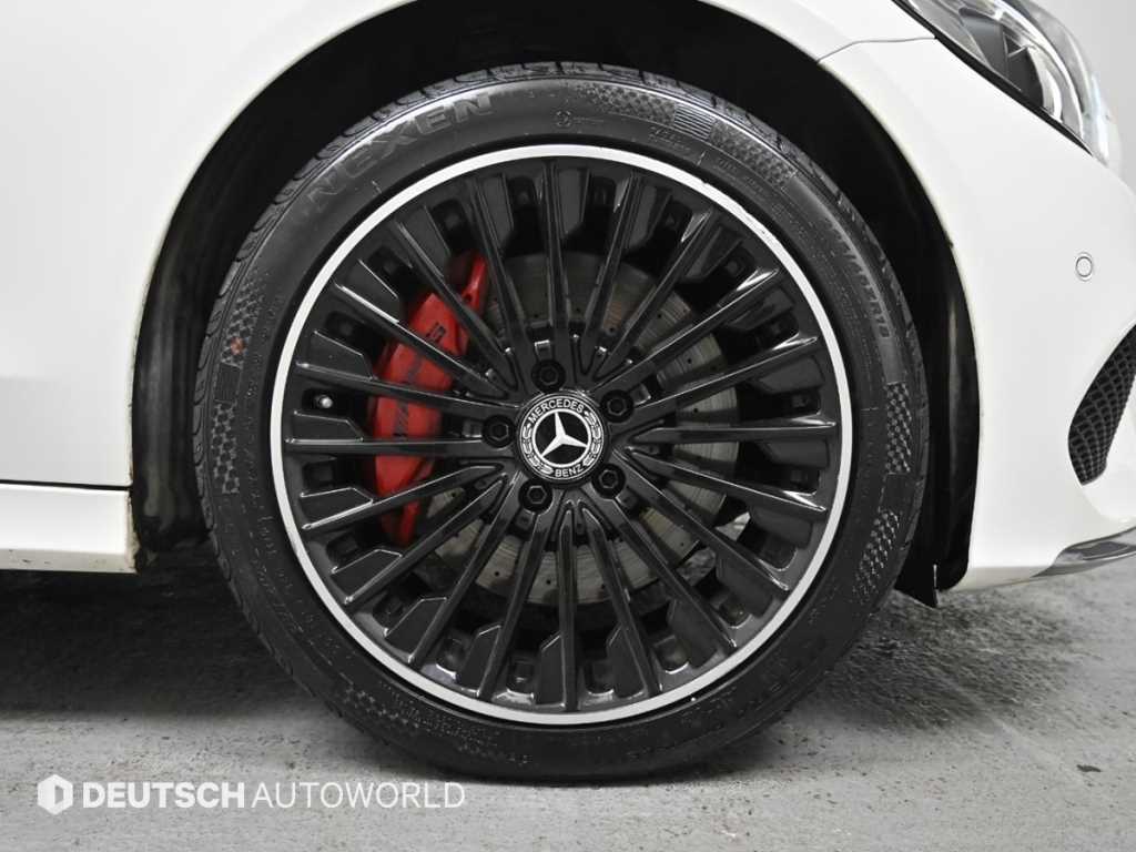 Mercedes Benz C Class - Vista 5