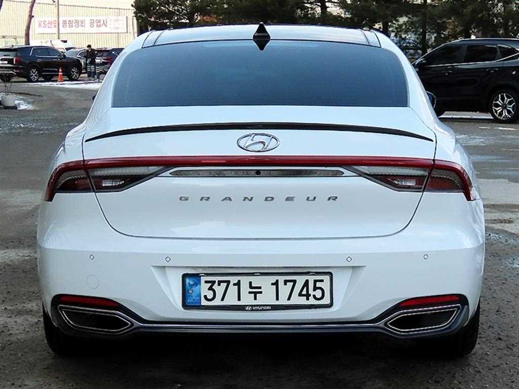 HYUNDAI Grandeur - Vista 4