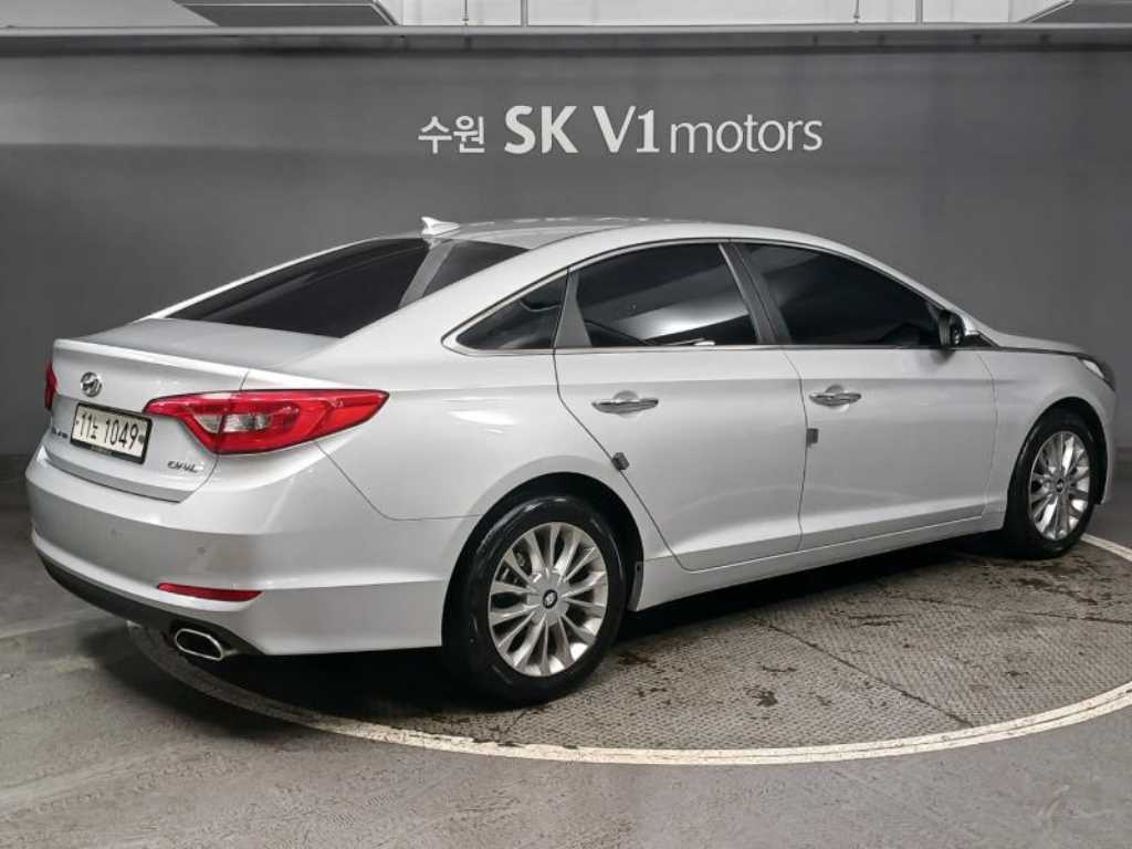 HYUNDAI Sonata - Vista 4