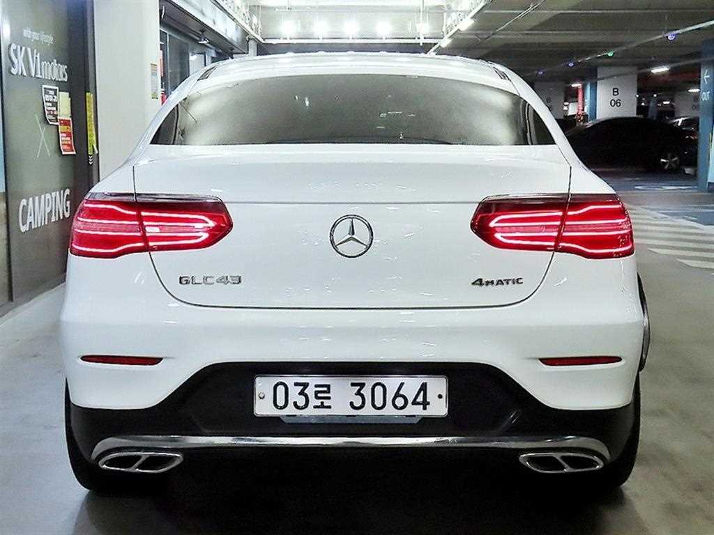 Mercedes Benz GLC Class - Vista 5