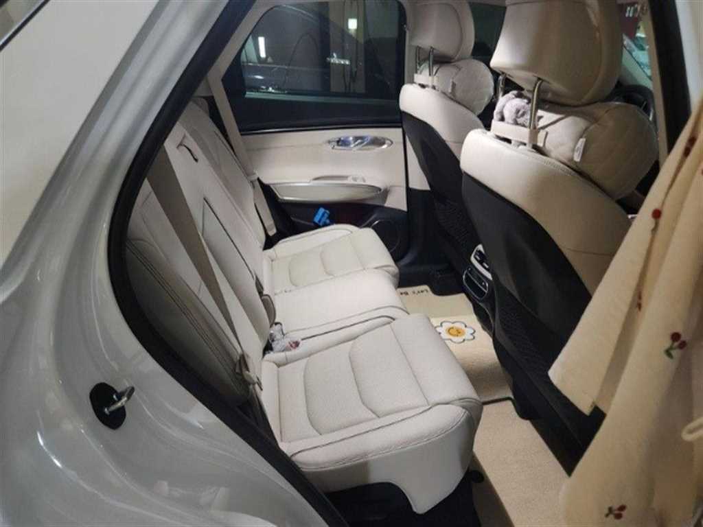 Genesis GV70 - Vista 7