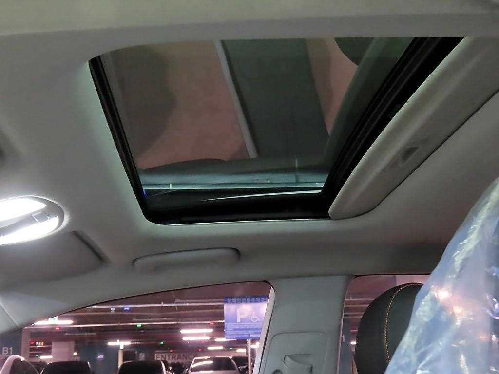 KIA Stonic 2018 Blanco - Importación desde Corea - HF Imports Iquique - Foto 17